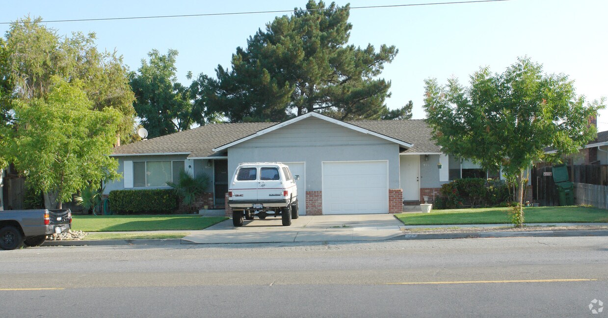 Foto del edificio - 947 Hacienda Ave