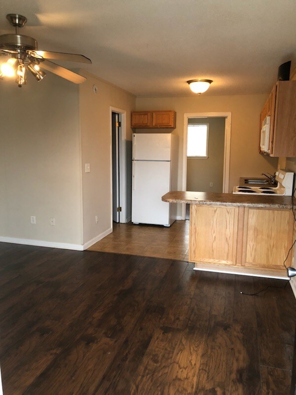 2231 Forest Lake Dr Unit 3, Tuscaloosa, AL 35401 Room for Rent in