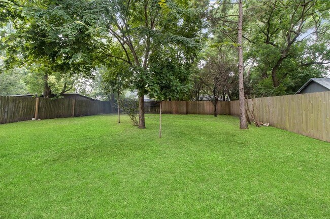 Foto del edificio - 15841 Ridgeroe Ln