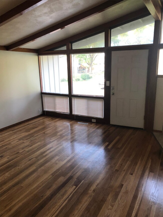 Building Photo - 7414 Northridge Dr