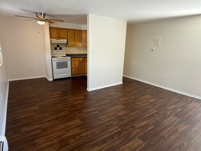 Building Photo - 2330 S University Blvd