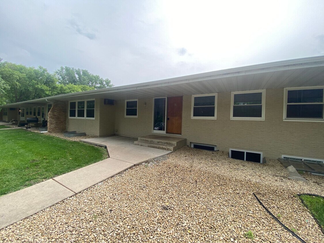 Primary Photo - Updated 3br Townhome Near Medicine Lake