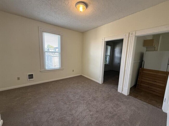 Foto del edificio - 628 SW Sherman St