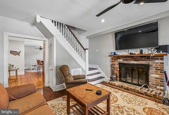 Building Photo - 357 Lemonte St