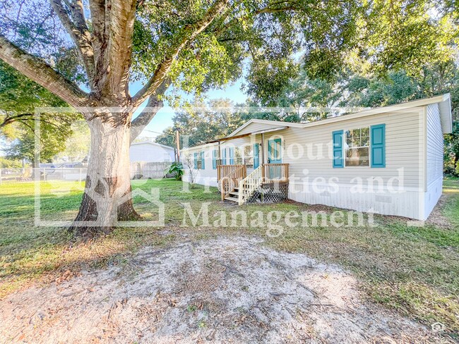 Foto del edificio - 5638 Cherry Tree Dr