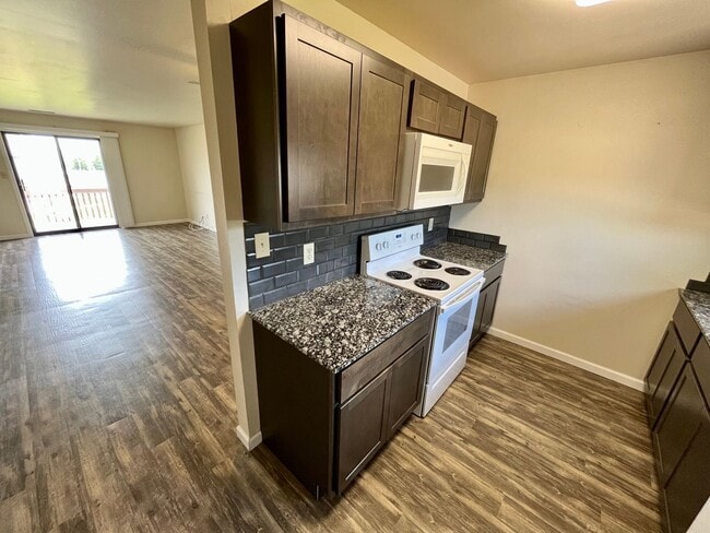 Building Photo - 2 Bedroom | 2 Bath | Apartment