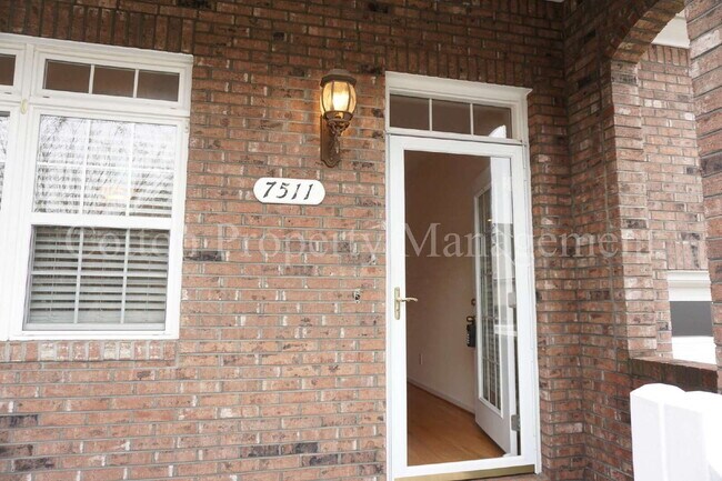 Foto del edificio - 7511 Promontory Ct