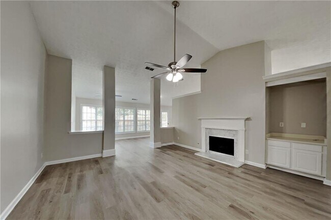 Foto del edificio - 2070 Charleston Oak Cir