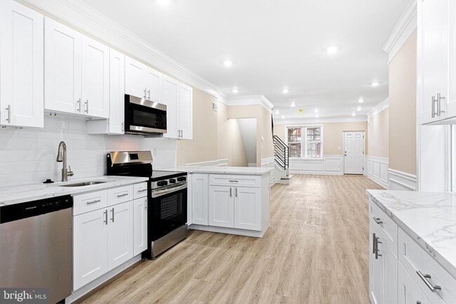 Photo - 806 S 56th St House