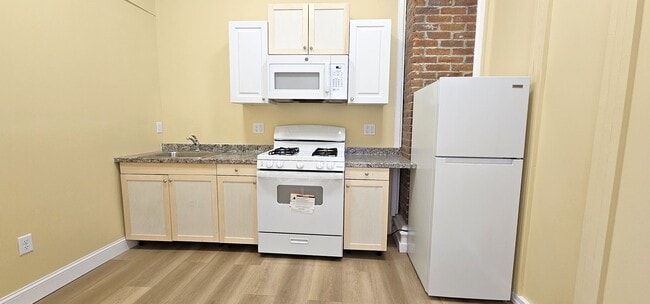Photo - 141-141 N Champlain St Apartment
