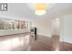 Building Photo - 1320 Chesterfield Ave