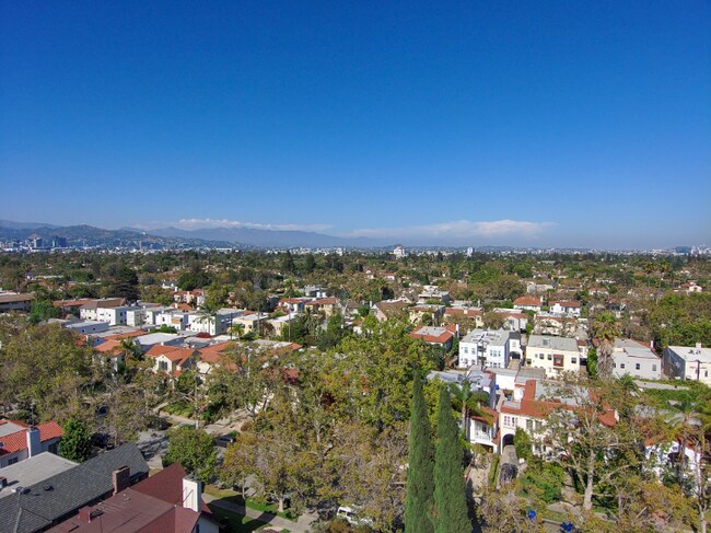 Foto del edificio - 109 N Sycamore Ave