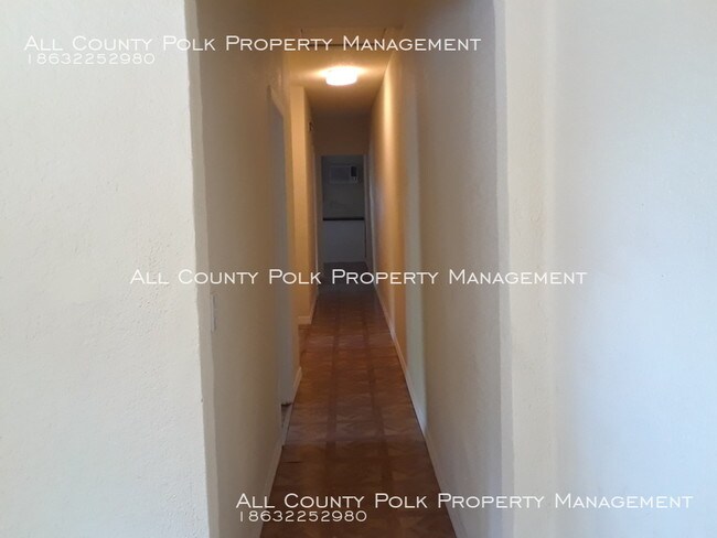 Building Photo - 1 Bedroom 1 Bathroom Duplex Apartment