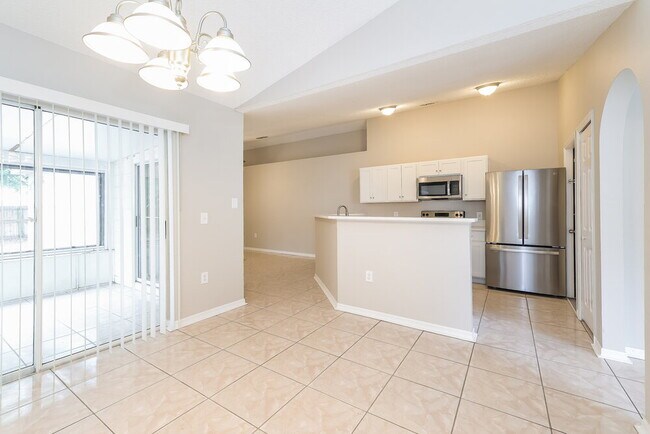 Building Photo - 5 Sequoia Way