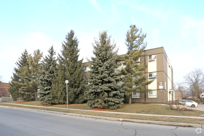Building Photo - 84 Country Hill Dr