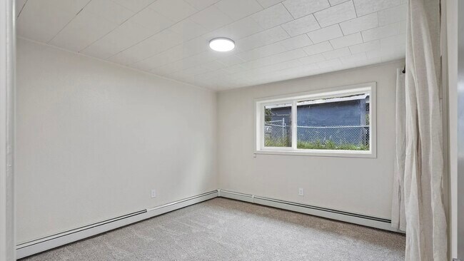 Building Photo - 1117 Karluk St