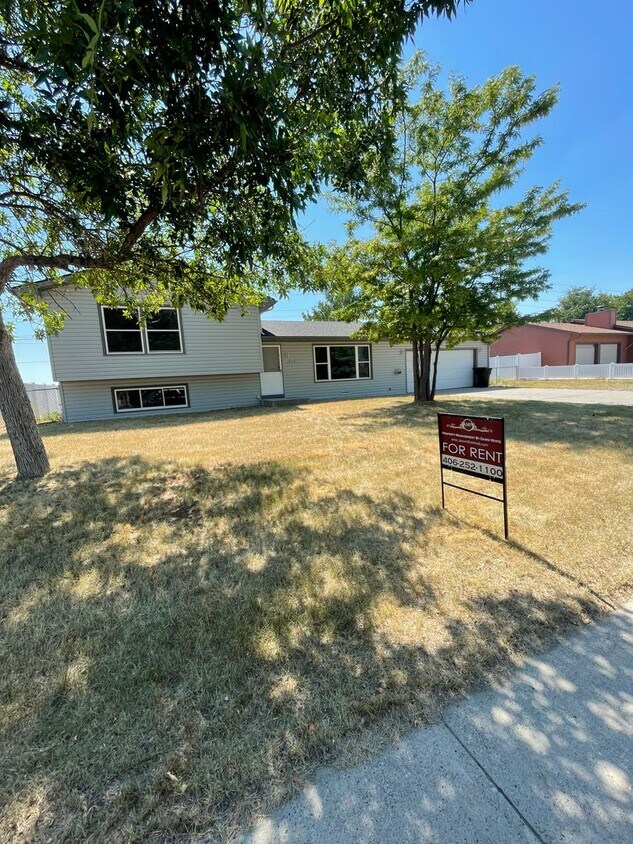 Foto principal - Single Family Heights Rental