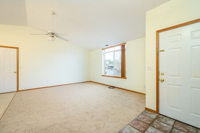 Foto del edificio - Newly Renovated 3 Bedroom, 2 Bath House in Sheridan