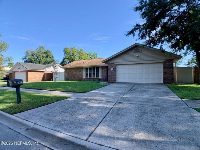 Foto del edificio - 7931 Dwyer Dr