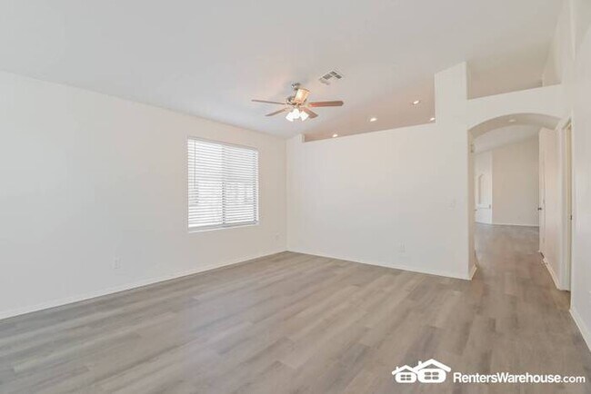 Building Photo - Spacious updated 4 Bed, 2 Bath home in Tucson
