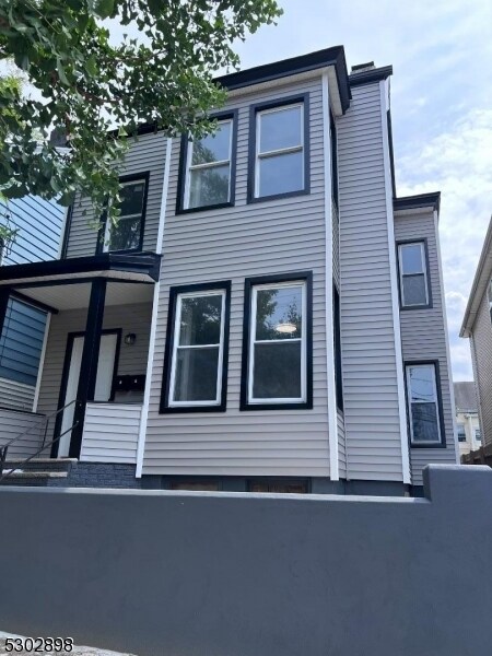 Building Photo - 80 Keen St
