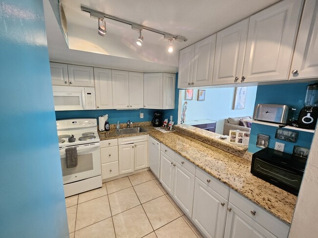 Photo - 9273 Collins Ave Townhome