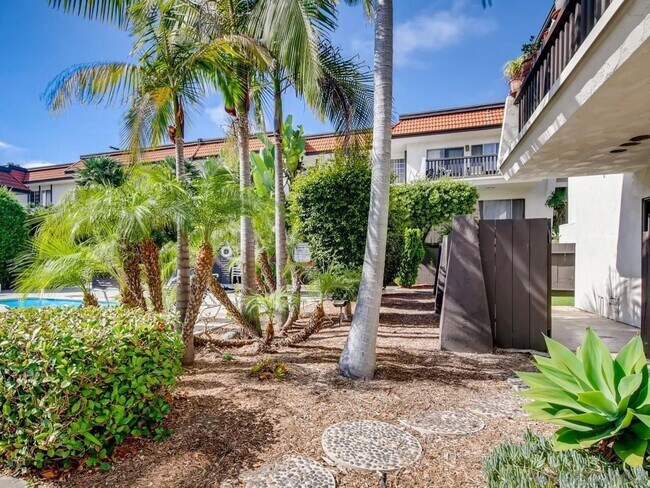 Foto del edificio - Upgraded 2bd/1ba Condo with Washer/Dryer in unit!