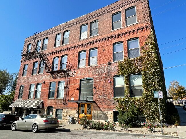 Foto del edificio - 1800 Central St