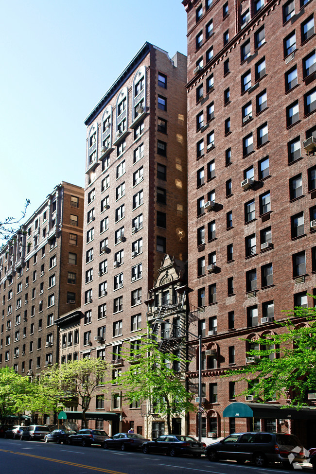 Building Photo - Erco Hall Apartments
