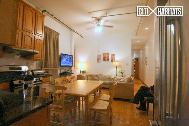 Foto del edificio - 157 W 80th St