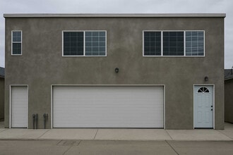 Building Photo - 534 R Ave