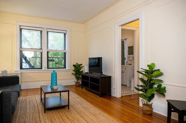 Foto del edificio - 730 Hudson St