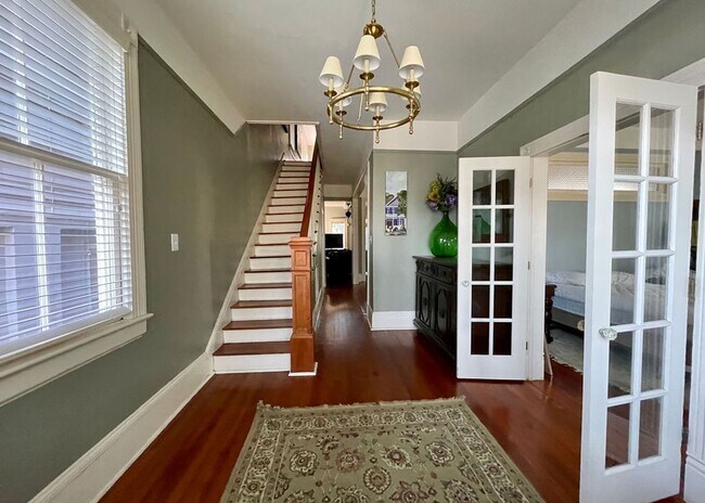 Foto del edificio - Available now. Stunning Fully-Furnished 3 ...