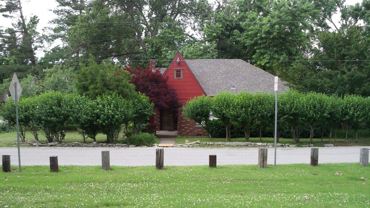 Foto principal - 1445 E 33rd St S