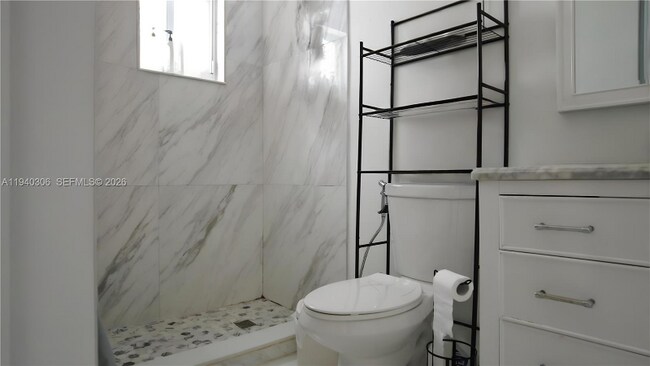 Foto del edificio - 2741 SW 67th Ave