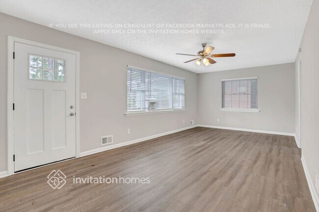 Building Photo - 2160 Shamrock Dr