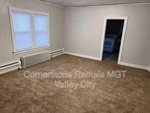 Building Photo - 208 5th Ave SW