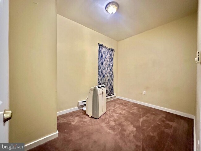 Foto del edificio - 1849 N 17th St