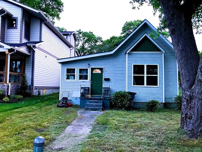 Building Photo - 120 Claiborne St