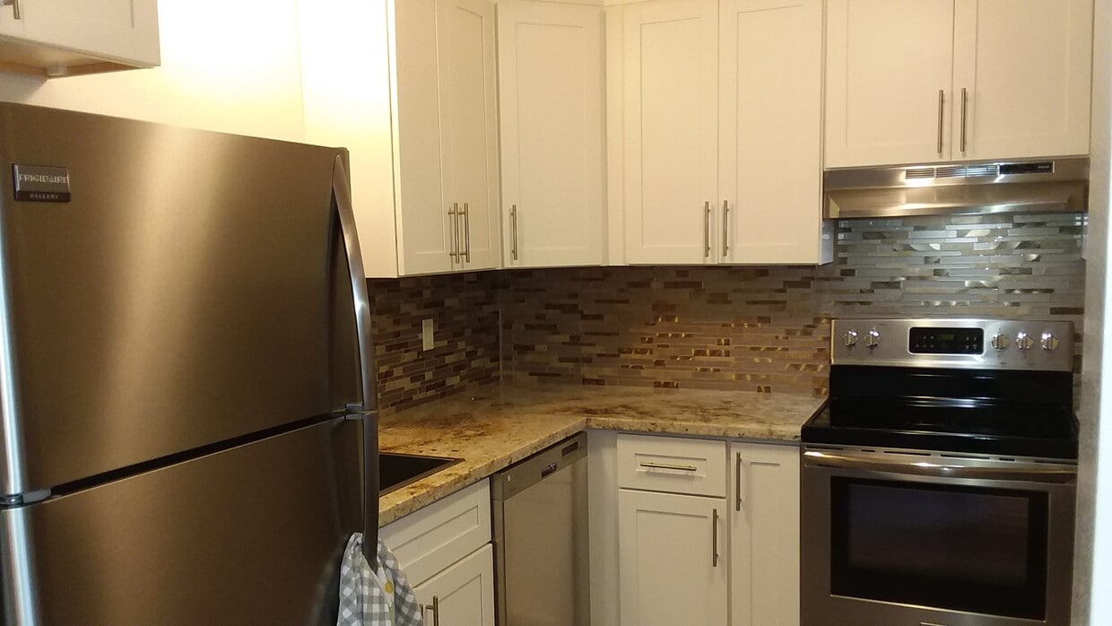 Kitchen - 13293 Clairmont Way