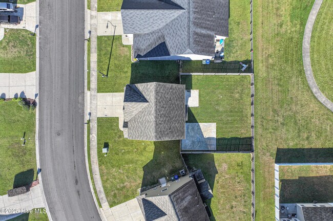 Building Photo - 808 Jade Ln