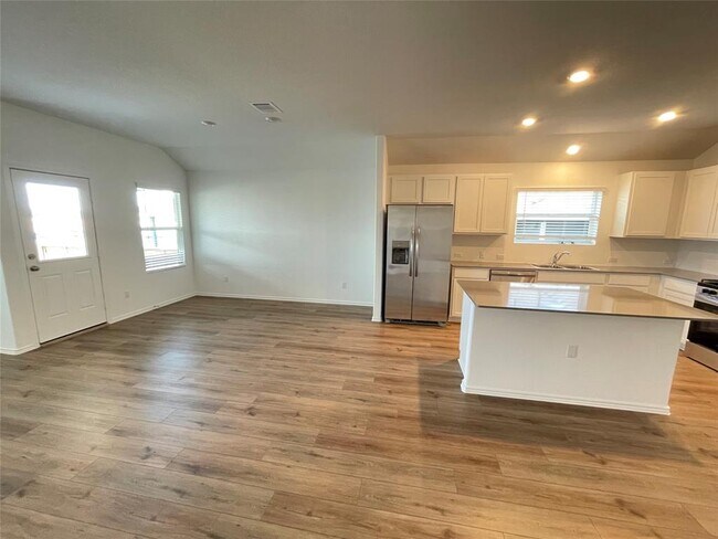 Building Photo - 337 Jeffers