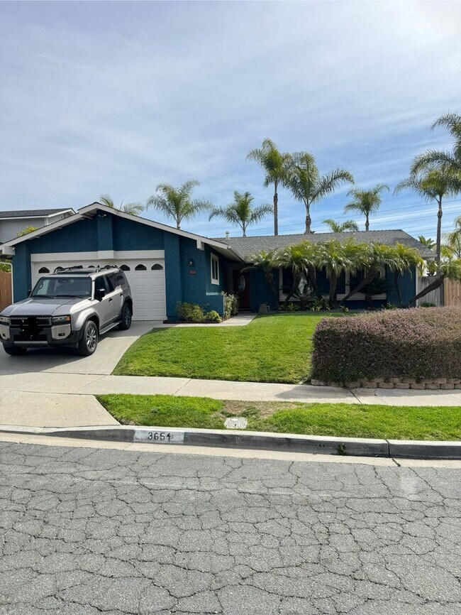 Foto del edificio - Beautiful 3 bedroom 2 ba Home in Oceanside