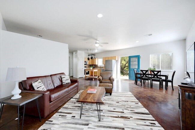 Foto del edificio - 9307 Rock Way Dr