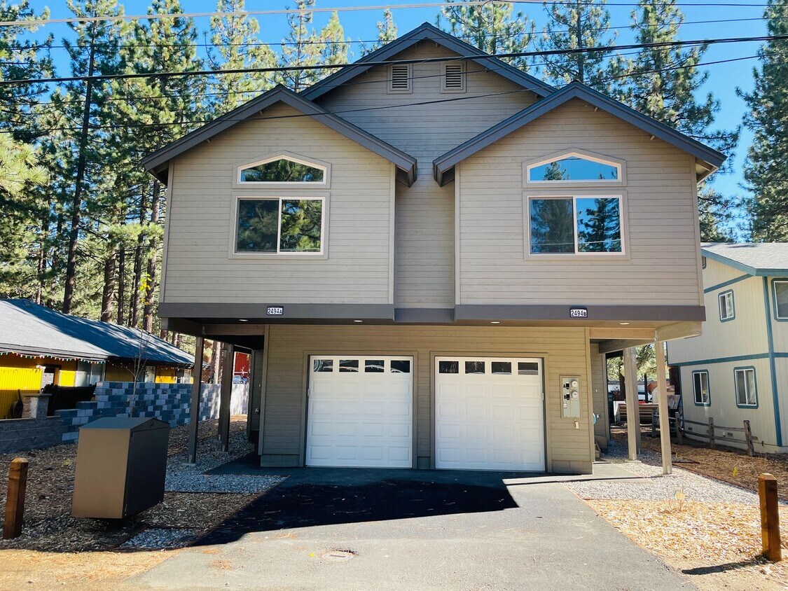 Foto principal - 3 bed 2 bath 1 car garage townhouse in Sou...