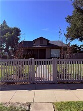 Building Photo - 119 N Cullen Ave