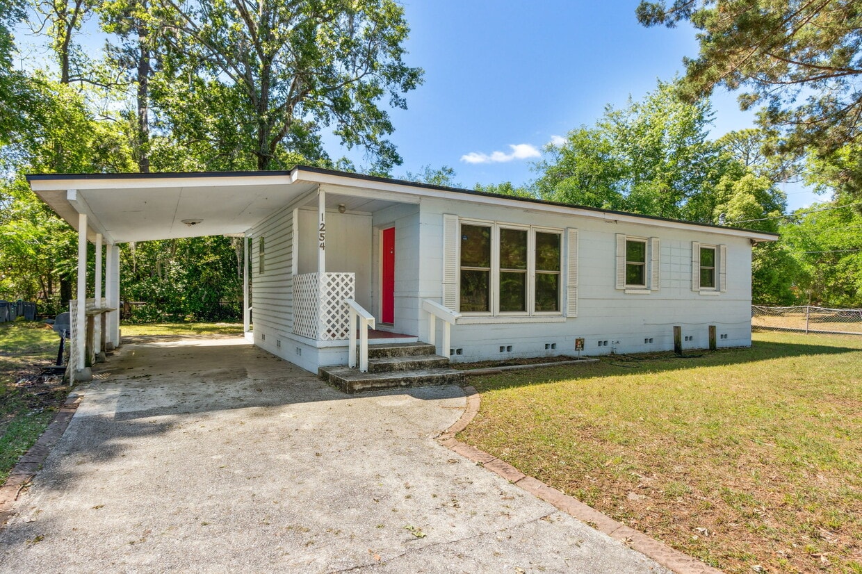 Primary Photo - 1254 De Paul Dr