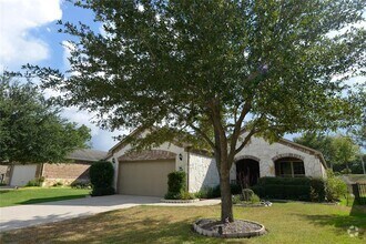 Building Photo - 1211 Majestic Oak
