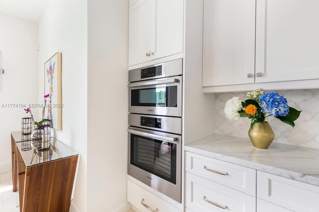 Building Photo - 2809 NE 14th Ave