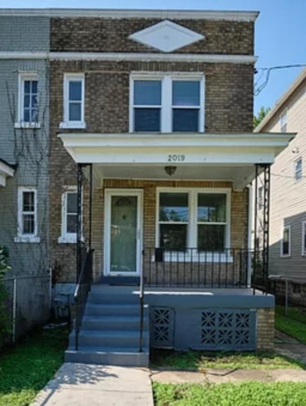 Photo - 2019 Newton St NE House